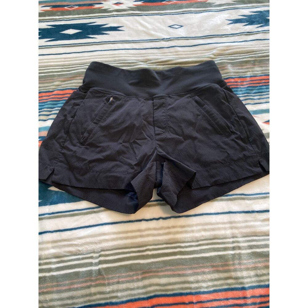 ATHLETA Black Trekkie North Short Size 0